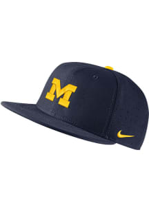 Nike Michigan Wolverines Mens Navy Blue Aero True On-Field Baseball Fitted Hat