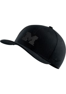 Nike Michigan Wolverines Mens Black Triple Black Tonal Swoosh Flex Hat