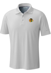 Columbia Chicago Blackhawks Mens White Heat Seal Low Drag Offshore Polo Short Sleeve Polo