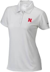 Womens Nebraska Cornhuskers White Columbia Heat Seal Birdie Polo Short Sleeve Polo Shirt