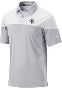 Columbia Brooklyn Nets Mens Grey Heat Seal Omni Wick Best Ball Short Sleeve Polo