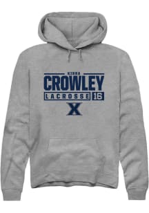 Kirra Crowley  Rally Xavier Musketeers Mens Grey NIL Stacked Box Long Sleeve Hoodie