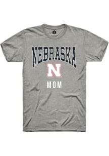 Rally Nebraska Cornhuskers Grey Mom Short Sleeve T Shirt