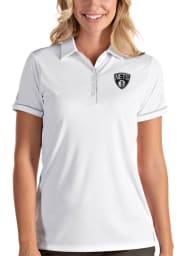 Antigua Brooklyn Nets Womens White Salute Short Sleeve Polo Shirt