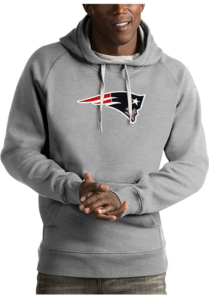 Men's Antigua White New England Patriots Victory Pullover Hoodie