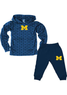Infant Michigan Wolverines Blue Wes and Willy All Over Print Top and Bottom Set