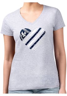 4Her New York Yankees Womens Grey Heart Fitted Short Sleeve T-Shirt