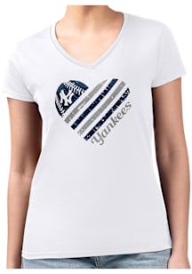4Her New York Yankees Womens White Heart Fitted Design Short Sleeve T-Shirt
