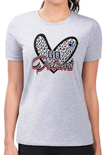 4Her New England Patriots Womens Grey Leopard Heart Fitted Short Sleeve T-Shirt