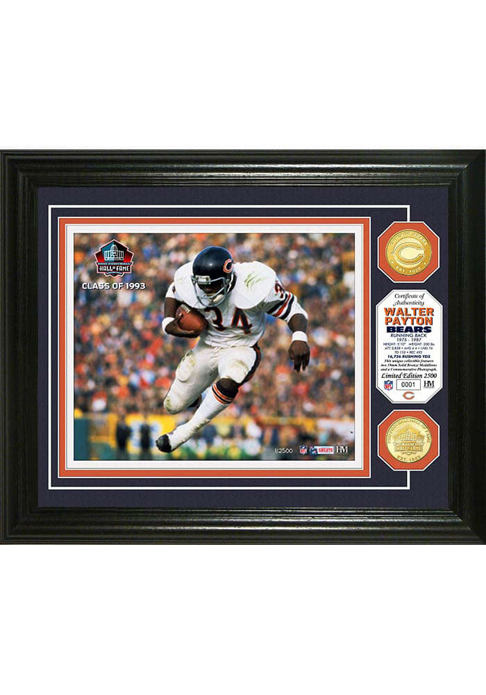 Chicago Bears Hall of Fame running back Walter Payton looks from the