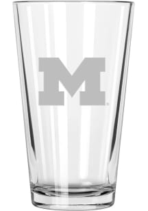 Michigan Wolverines 17oz Etched Pint Glass