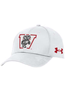 Under Armour White Wisconsin Badgers Retro Blitzing Performance Adjustable Hat