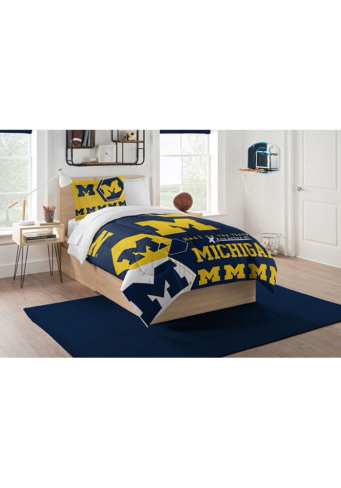 Michigan Wolverines Hexagon Twin Comforter