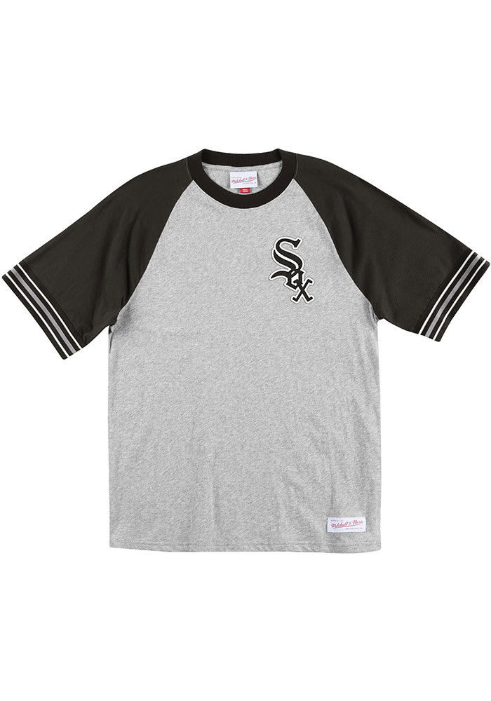 Mitchell and Ness Chicago White Sox Grey Team Captain Short Sleeve Fashion T Shirt
