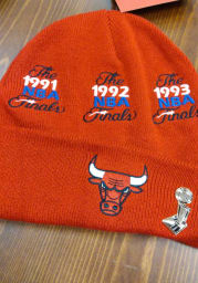 Mitchell and Ness Chicago Bulls Red HWC Finals Logo Cuff Beanie Mens Knit Hat