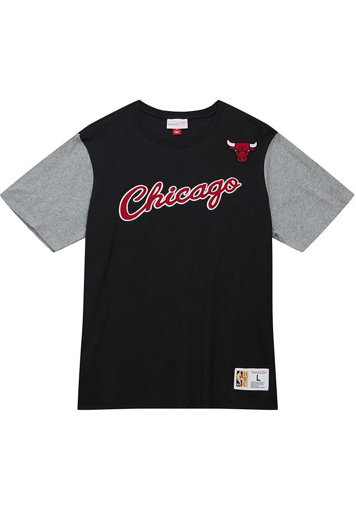 Shop Mitchell & Ness Chicago Bulls Color Blocked T-Shirt (black