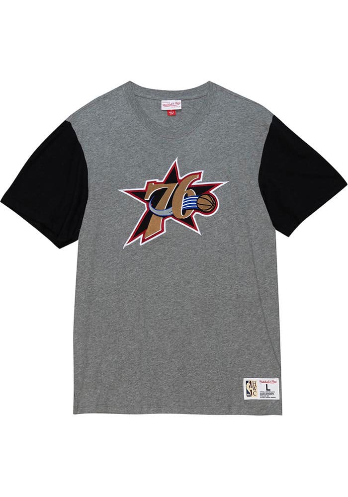 Mitchell and Ness Chicago White Sox Grey Team Captain Short Sleeve