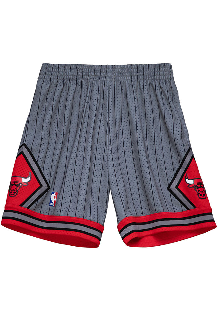 Mitchell & 2024 Ness Swingman Chicago Bulls Shorts XL