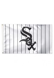 Chicago White Sox Alternate Background Black Silk Screen Grommet Flag