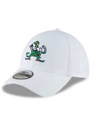 New Era Notre Dame Fighting Irish Mens White Team Classic 39THIRTY Flex Hat
