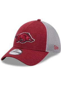 New Era Arkansas Razorbacks Mens Maroon Shadowed Neo 39THIRTY Flex Hat