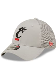 New Era Cincinnati Bearcats Mens Grey Team Neo 39THIRTY Flex Hat