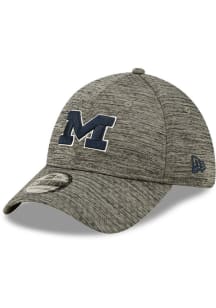 New Era Michigan Wolverines Mens Grey Essential 39THIRTY Flex Hat