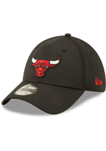 New Era Chicago Bulls Mens Black Essential 39THIRTY Flex Hat