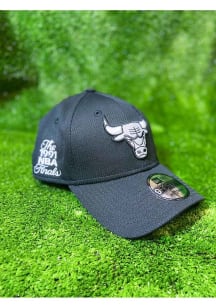 New Era Chicago Bulls Dash Mesh White Logo TC UV 9FORTY Adjustable Hat - Black