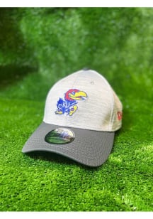 New Era Kansas Jayhawks Mens Grey 2T Distinct Visor 39THIRTY Flex Hat