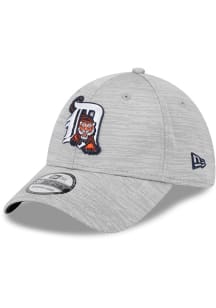 New Era Detroit Tigers Mens Grey 2023 Clubhouse CW 39THIRTY Flex Hat