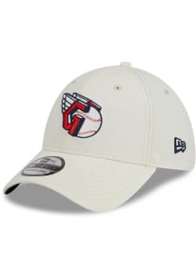 New Era Cleveland Guardians Mens White Classic 39THIRTY Flex Hat