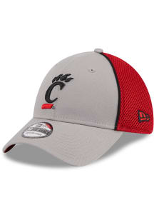 New Era Cincinnati Bearcats Mens Grey Pipe Neo 39THIRTY Flex Hat
