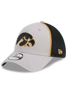 New Era Iowa Hawkeyes Mens Grey Pipe Neo 39THIRTY Flex Hat