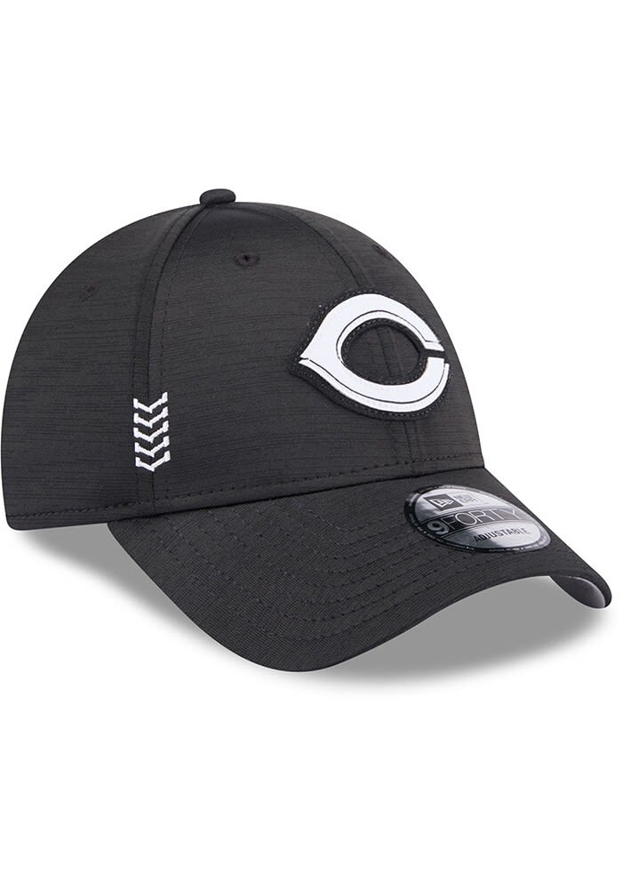 New Era Cincinnati Reds 2024 Clubhouse Alt CW Stretch Snap 9FORTY Adjustable Hat - Black