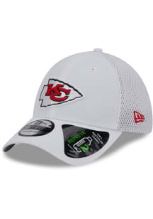 New Era Kansas City Chiefs Mens White Game Day Recycled 39THIRTY Flex Hat