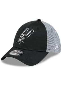 New Era San Antonio Spurs Mens Black Game Day TC Distinct 2T 39THIRTY Flex Hat