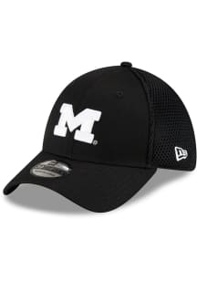 New Era Michigan Wolverines Mens Black Black and White Logo 39THIRTY Flex Hat