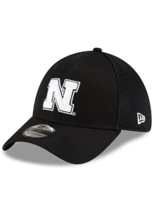 New Era Nebraska Cornhuskers Mens Black Black and White Logo 39THIRTY Flex Hat
