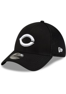 New Era Cincinnati Reds Mens Black Black and White Logo 39THIRTY Flex Hat