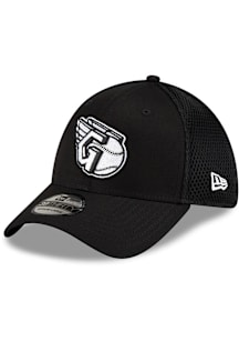 New Era Cleveland Guardians Mens Black Black and White Logo 39THIRTY Flex Hat