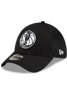New Era Dallas Mavericks Mens Black Black and White Logo 39THIRTY Flex Hat