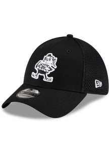 New Era Cleveland Browns Mens Black Black and White Logo 39THIRTY Iconic Flex Hat