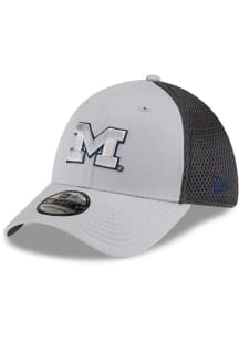 Michigan Wolverines New Era Graphite and Grey Tonal Logo 39THIRTY Flex Hat - Graphite