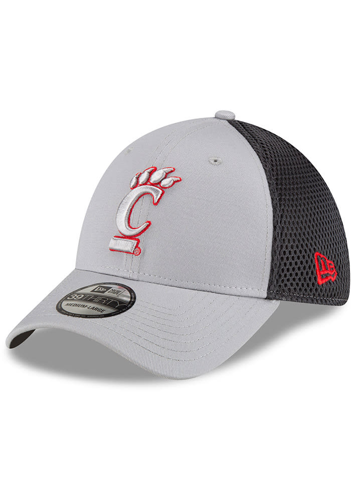 New Era Cincinnati Bearcats Mens Graphite and Grey Tonal Logo 39THIRTY Flex Hat