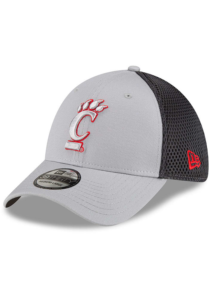 New Era Cincinnati Bearcats Mens Graphite Graphite and Grey Tonal Logo 39THIRTY Flex Hat