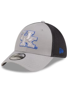 New Era Kentucky Wildcats Mens Graphite Graphite and Grey Tonal Logo 39THIRTY Flex Hat