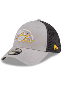 New Era Iowa Hawkeyes Mens Graphite Graphite and Grey Tonal Logo 39THIRTY Flex Hat