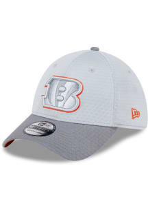 New Era Cincinnati Bengals Mens Grey 2024 Training Camp 39THIRTY Flex Hat