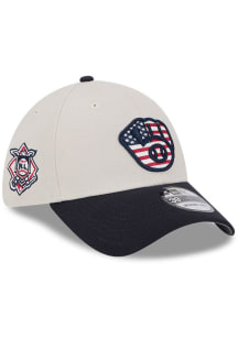 New Era Milwaukee Brewers Mens White 2024 4th of July 39THIRTY Flex Hat